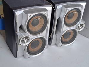 lot 191 image: Lot of (One Pair) Sony 6-ohm Stereo Speakers SS-RG440