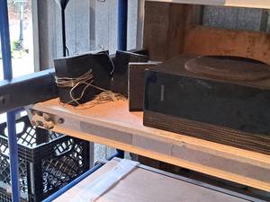 lot 201 image: Samsung Surround Sound Stereo Speaker System