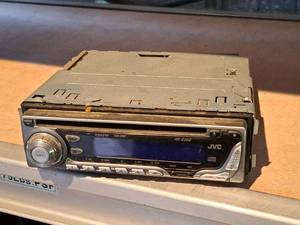 lot 213 image: JVC Car Stereo KD-G200