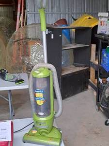 lot 225 image: Eureka Optima Canister Upright Vacuum