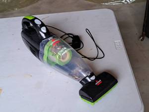 lot 224 image: Bissell Pet Haireraser Hand Vacuum