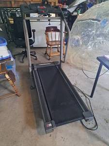 lot 248 image: Weslo Cadence C42 Treadmill WLTL2932.2