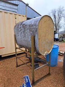 lot 255 image: 200-gallon Tank with Stand