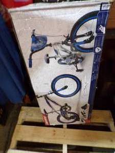Brand New Huffy Boys Kinetic 16 Bike with Training Wheels - Kinetic Blue ((Original MSRP $159.99))
