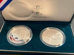 1999 US 2 COIN SILVER DOLLAR SET YELLOWSTONE IN ORIGINAL PACKAGING
