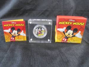 lot 24 image: 1 Ounce .999 Fine Silver Mickey Mou...