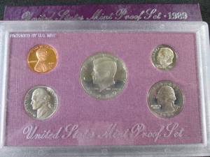 lot 61 image: 1989 United States Mint Proof Set...