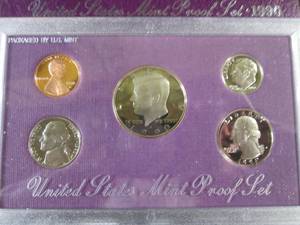 lot 62 image: 1990 United States Mint Proof Set...