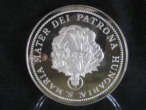 lot 207 image: 1986 5oz 999 Silver Round Proof Hun...