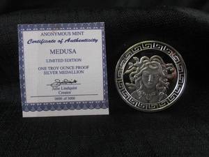 lot 212 image: Medusa One Troy Ounce .999 Fine Sil...
