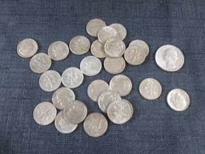 lot 289 image: Assorted US 1965 and 1-1966 Dimes a...