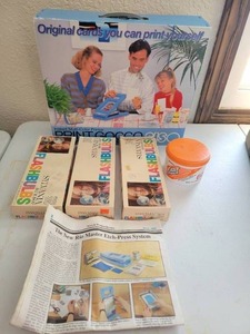 lot 4 image: Vintage RISO Print Gocco B6 Hi Res Instant Multi-Color Printer Inks & Screen Kit, (3) Boxed Flashbulbs