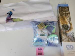 lot 44 image: Various Colors Of Diamond Dotz--A Diamond Dotz Facet Art Kit