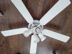 lot 54 image: White Ceiling Fan With 5 Blades & 4 Lights
