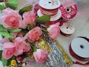 lot 67 image: Miscellaneous Ribbon-Flowers-Tinsel