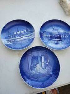 lot 90 image: Three Collectors Plates-Christmas Night In The Stable Plate-The Royal Palace Plate-Kronborg Plate-All Made In Denmark