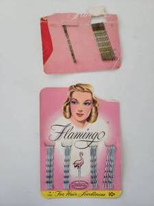 lot 105 image: Flamingo Hair Bobby Pins
