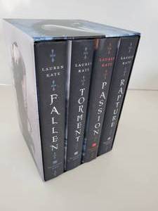 lot 124 image: Four Lauren Kate Novel Collection