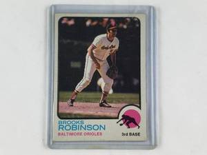 lot 10 image: Brooks Robinson 1973 Topps No. 90