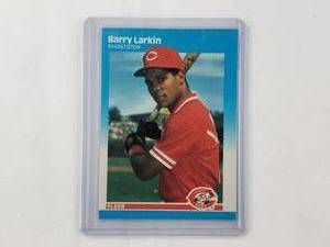 lot 18 image: Barry Larkin 1987 Rookie Fleer No. 204