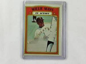 lot 40 image: Willie Mays In Action 1972 Topps No. 50