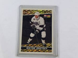 lot 110 image: Wayne Gretzky 1993 Topps Premier Black Gold No. 7