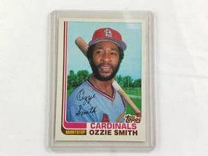 lot 162 image: Ozzie Smith 1982 Topps No. 109T