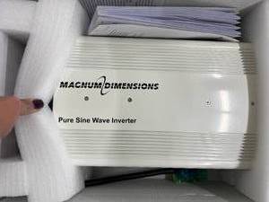 lot 25 image: MAGNUM DIMENSIONS PURE SINE WAVE INVERTER