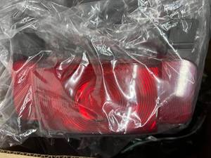 lot 31 image: ASSORTED CAMPERTRAILER LIGHTS