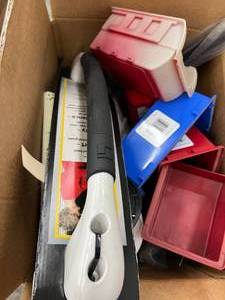 lot 36 image: ASSORTED CAMPERTRAILER PARTSITEMS