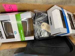 lot 39 image: NEW, ASSORTED CAMPERTRAILER DOOR HANDLES