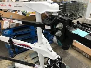 lot 148 image: EQUAL I ZER SWAY CONTROL HITCH SET