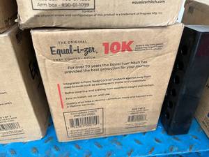 lot 81 image: EQUALIZER HITCH & SWAYBARS