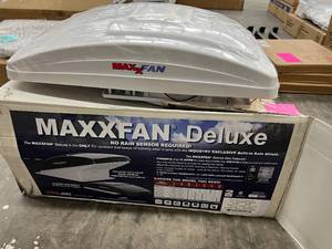 lot 86 image: MAXXFAN DELUXE OPEN BOX