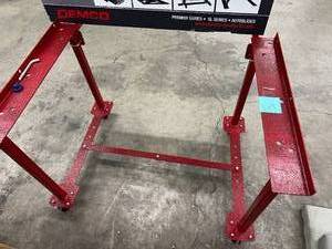 lot 124 image: DISPLAY CART