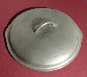 lot 8 image: Cast Iron Pot Lid - No 8 10-58