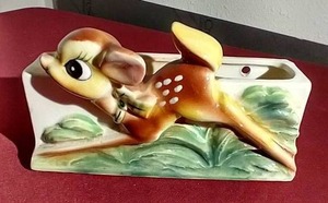 lot 90 image: Vintage Deer Wall HangerPlanter