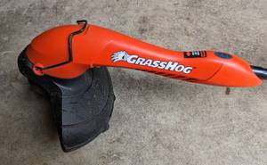 Black and Decker Electric Weed Whip and 100ft Extension Cord