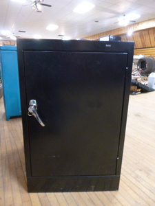 Tennsco Metal Cabinet