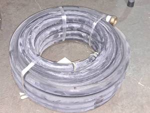 lot 472 image: Garden Hose 34x47