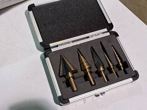 lot 504 image: 5-piece Step Drill Boring Set with Metal Carry Case