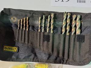 lot 519 image: DeWalt 12-piece Drill Bit Set