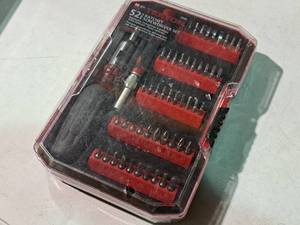 lot 521 image: MIT Tekton 52-piece RatchetScrewdriver Set