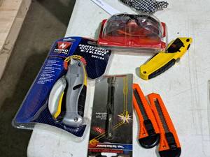 lot 531 image: Lot of (5) Hand Tools - Neiko Utility Knife, Grip Magnetic Pickup, NASCAR #8 Sunglasses, Three Utility Knives