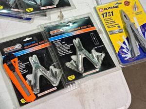 lot 533 image: Lot of (4) Hand Tools - Grip Multi-Tools, Alltrade 17-in-1 Multitool, Box Cutter