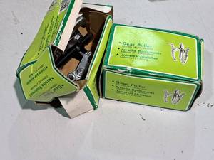 lot 535 image: Lot of (2) 4 Three-Jaw Gear Pullers (in original packaging)