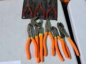 lot 558 image: Lot of (7) Hand Tools - Pliers, Diagonal Pliers, MIT 3pc Precision Plier Set, Groove Joint Pliers