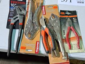 lot 572 image: Lot of (5) Hand Tools - Locking Pliers, Tekton 10 Groove Joint Pliers, Cutters, MIT Diagonal Pliers