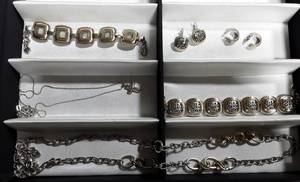 lot 2 image: Lot Of Brighton Jewelry