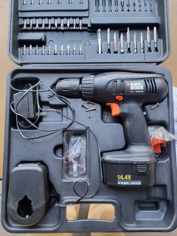 Buy the Black & Decker 3/8 Cordless Drill Driver PS3625 With Case & Drill  Attachments